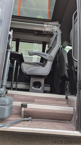 Минибус MERCEDES-BENZ 319 StockSprinter VIP Shuttle 9 SS  Panoramadach