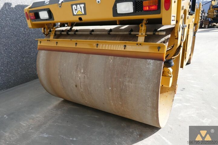 Tandeminis volas Caterpillar CB10