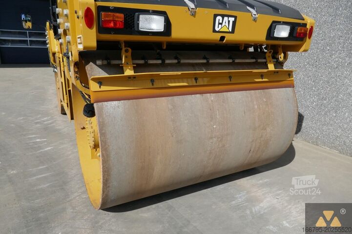 Tandeminis volas Caterpillar CB10