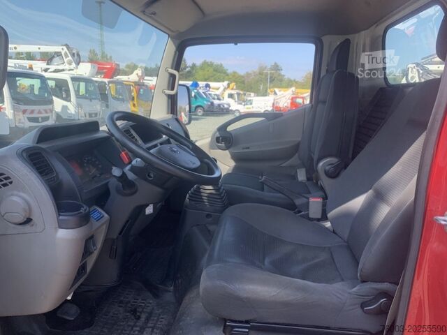 φορτηγό με κιβώτιο Nissan Cabstar Palfinger P260B - 25,6 m - 230 k