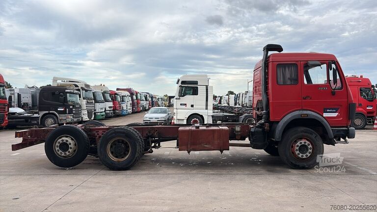 Chassis cabine Mercedes-Benz SK 2233 (GRAND PONT / V8 AVEC 2X TURBO / BIG AXLE)