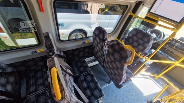 Minibus MERCEDES-BENZ Sprinter 517 Heckniederflur Vorlauffahrzeug