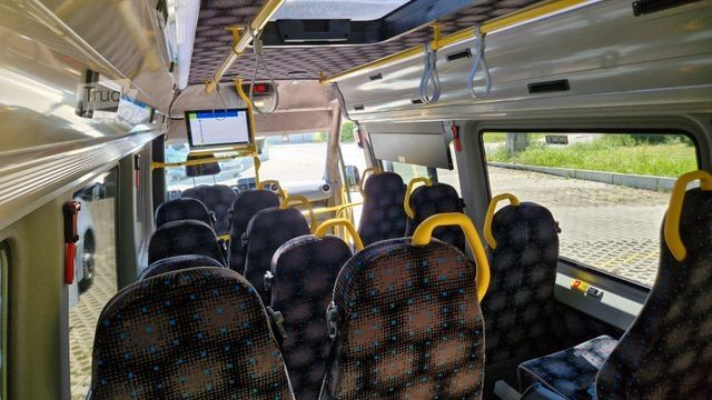Minibus MERCEDES-BENZ Sprinter 517 Heckniederflur Vorlauffahrzeug