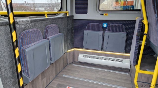 Minibus MERCEDES-BENZ Sprinter 517 Heckniederflur Vorlauffahrzeug