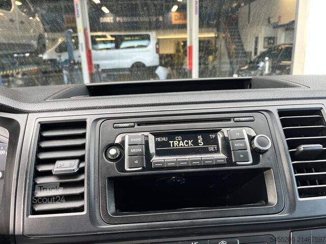 Passagerbus VW Transporter Kombi 2.0 TDI L1H1 BTW en BPM VRIJ!...