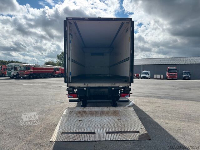 Caminhão frigorífico MAN TGM 18.290 4x2 Carrier Supra 1250 Nordic