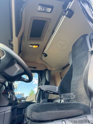 Skåpbil MERCEDES-BENZ ACTROS 2545 L / LBW / SEITENTÜRE