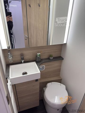 Autorulotă integrată FRANKIA F-Line I 790 GD Hubstützen Lithium  Solar SAT TV