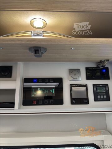 Autorulotă integrată FRANKIA F-Line I 790 GD Hubstützen Lithium  Solar SAT TV