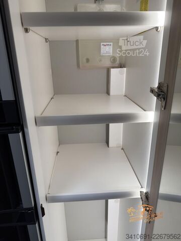 Autorulotă integrată FRANKIA F-Line I 790 GD Hubstützen Lithium  Solar SAT TV