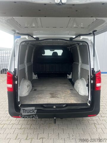 Panelová dodávka MERCEDES-BENZ Vito 114 LANG 6G KLIMA 3-SITZER TEMPOMAT EU6 AHK