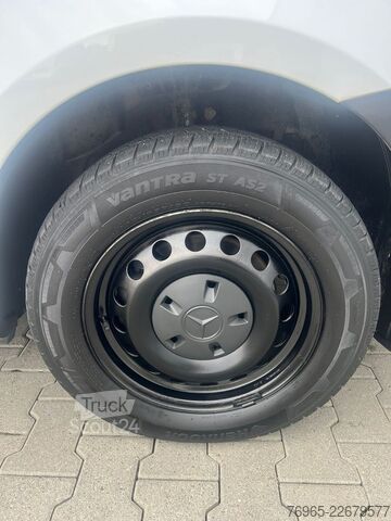 Panelová dodávka MERCEDES-BENZ Vito 114 LANG 6G KLIMA 3-SITZER TEMPOMAT EU6 AHK