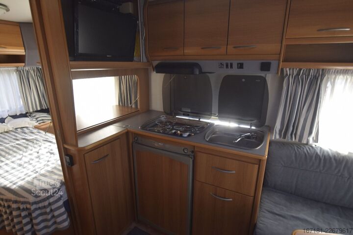 Karavan KNAUS Eurostar 450 mit Mover und Vorzelt