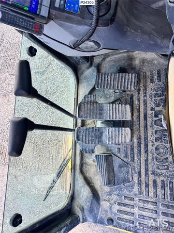 Pelle sur chenilles Komatsu PC170LC-11 Excavator with Rototilt, 3 Buckets and