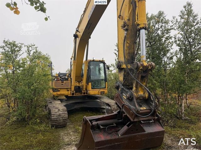 Raupenbagger Komatsu PC240LC-7K excavator w/ 2 buckets – prepared for m