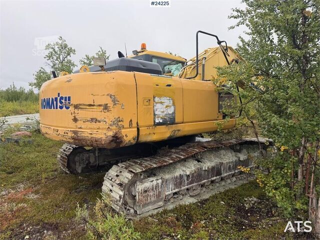 Pelle sur chenilles Komatsu PC240LC-7K excavator w/ 2 buckets – prepared for m