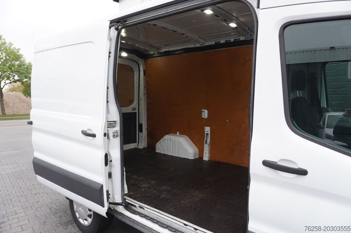 Furgoneta con caja Ford Transit 2.0 TDCI  130PK L2H2 EURO 6 - Airco - N...
