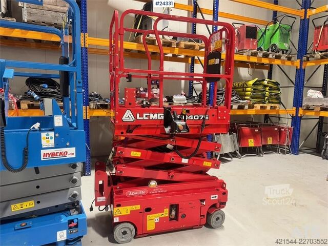 Saxlift  LCMG SS0407E Scissor Lift – only 49 hours!