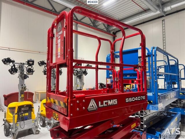 Saxlift  LCMG SS0407E Scissor Lift – only 49 hours!