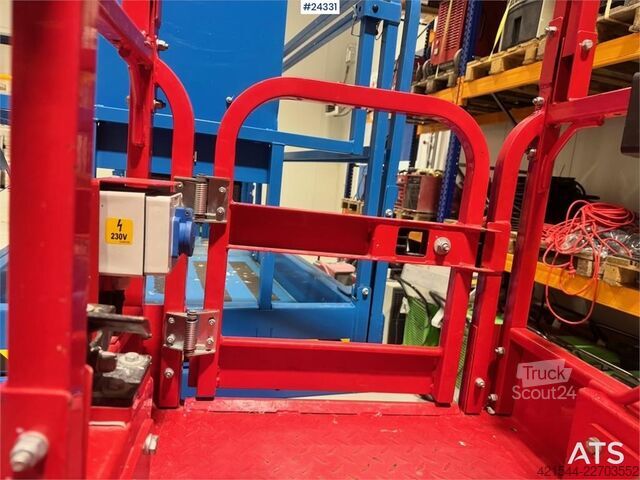 Saxlift  LCMG SS0407E Scissor Lift – only 49 hours!