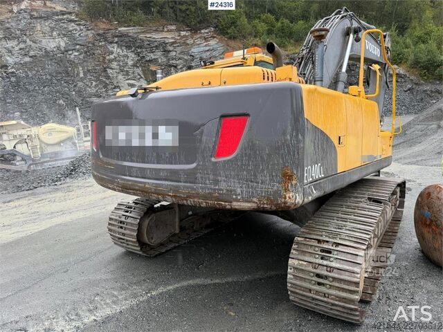 Crawler excavator Volvo EC240CL excavator with a tooth bucket