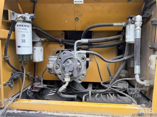 Crawler excavator Volvo EC240CL excavator with a tooth bucket