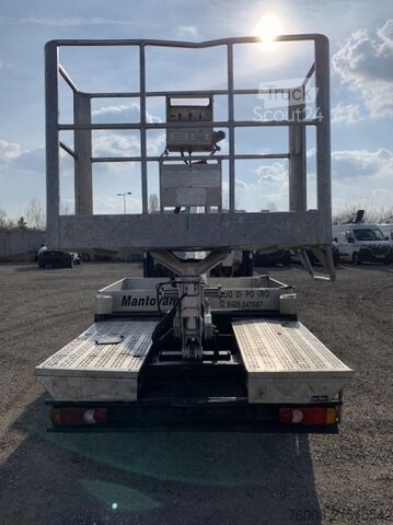 Skříňová dodávka Nissan Cabstar Multitel MT182 AZ  - 18,2 m