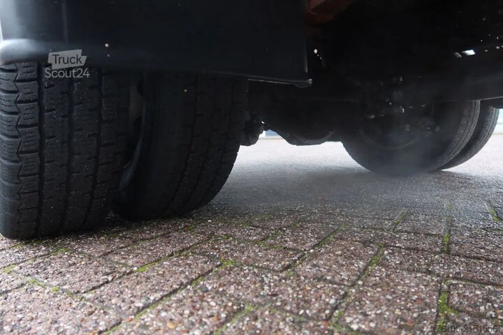 Kølet/frosset transport Iveco Daily 70 Daily 70 C 21 Hi-Matic Meat Hooks! Vle...