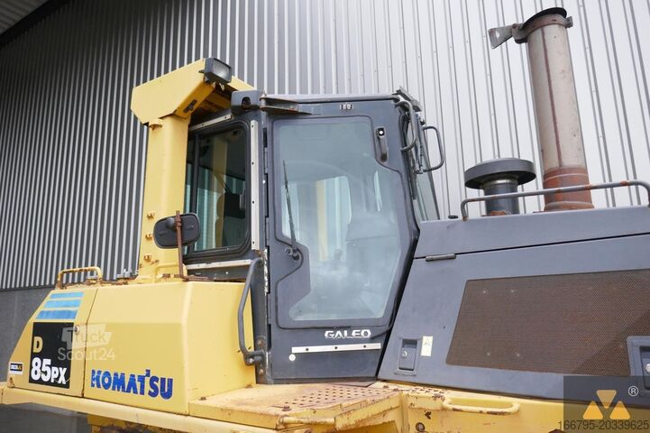 Buldózer Komatsu D85PX-15