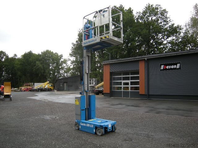 Platformă de ridicare cu catarg vertical Genie GR-15