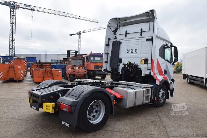 Standaard-SZM Iveco S-WAY AT460S