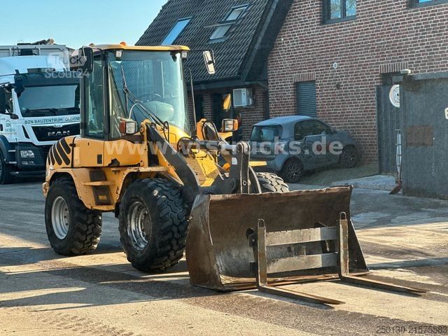 Chargeuse sur pneus VOLVO L30B-Z/x Radlader inkl. Schaufel & Palettengabel