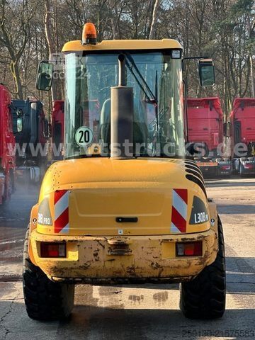 Chargeuse sur pneus VOLVO L30B-Z/x Radlader inkl. Schaufel & Palettengabel