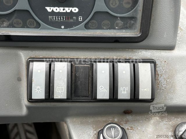 Chargeuse sur pneus VOLVO L25B-P Palettengabel&Schaufel