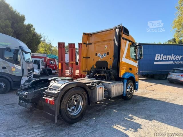 Standart çekici ünitesi Mercedes-Benz Actros 1845