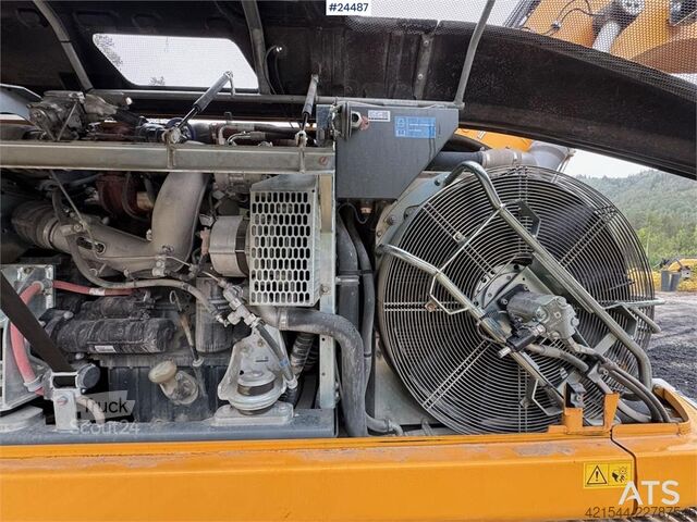 Beltegraver Liebherr R920 K LC Tracked Excavator – 2 Buckets, Tilt & Le