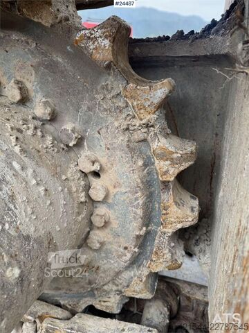 Beltegraver Liebherr R920 K LC Tracked Excavator – 2 Buckets, Tilt & Le