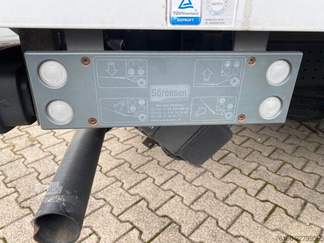 Transporter mit Koffer FUSO Canter 7C15 Koffer mit Ladebordwand