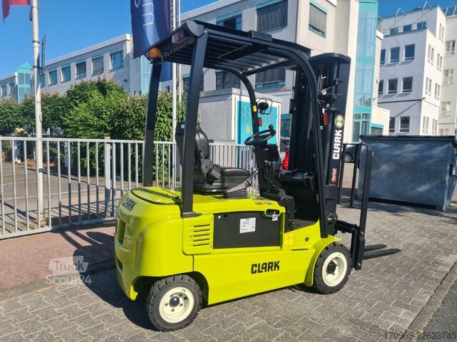 Priekšējās iekrāvēja autoiekrāvējs Clark GEX 20
