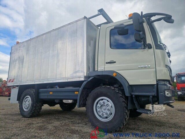 Samochód ciężarowy typu furgon Mercedes-Benz Atego 824 4x4 Ideal Werkstatt-Wohn-Expeditionsmobil