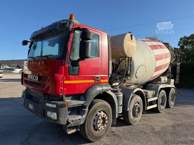 Kamion mikser za beton Iveco trakker
