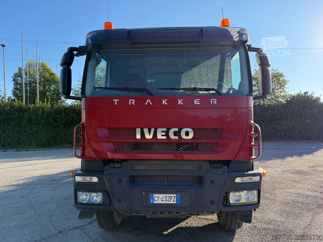 Kamion mikser za beton Iveco trakker