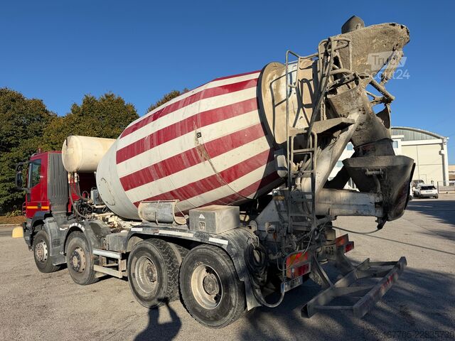 Kamion mikser za beton Iveco trakker