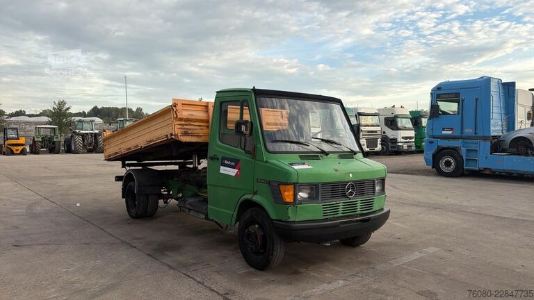 3-Seiten-Kipper Mercedes-Benz Vario 408 (MANUAL PUMP / TIPPER / POMPE MANUELL...