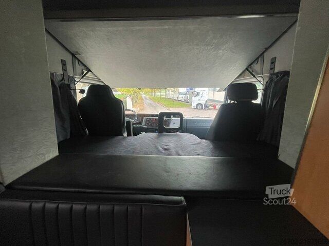 Фургон Mercedes-Benz Actros 2535 5-6 Pferde Automatik