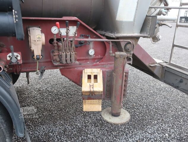 Semi-remorque silo Spitzer SK 2760 CAL GGVS Hydraulik