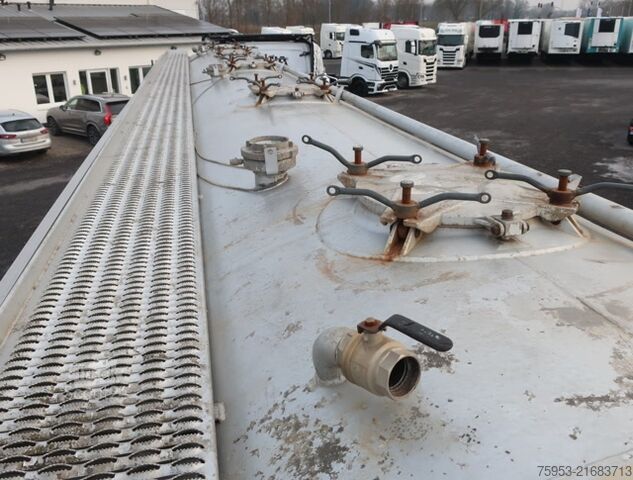 Semi-remorque silo Spitzer SK 2760 CAL GGVS Hydraulik