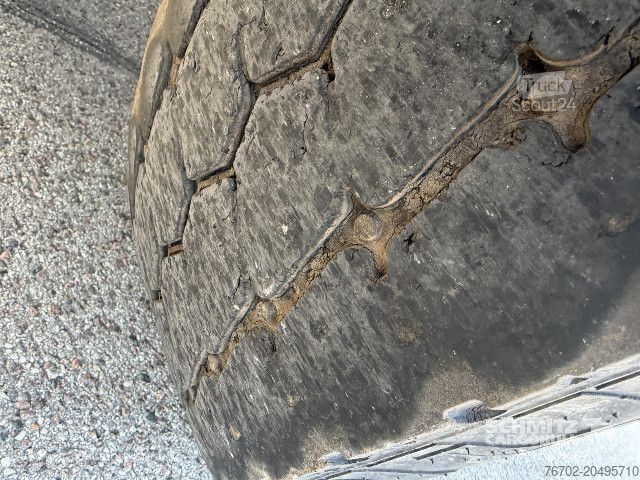 Semirremolque volquete Kässbohrer Tipper Steel half pipe body 27m³