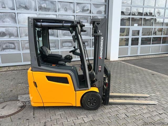 Gaffeltruck Jungheinrich EFG 215 / Triplex: 4.25m! / SS / 1.573h / 2024