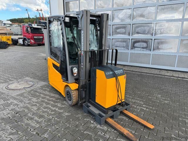 Gabelstapler Jungheinrich EFG 215 / Triplex: 4.25m! / SS / nur 3.092h!